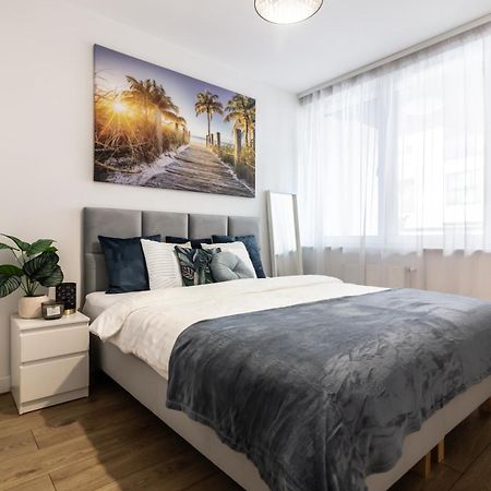 Apartament Near Sky Tower Free Parking For 2 Cars Wrocław Extérieur photo